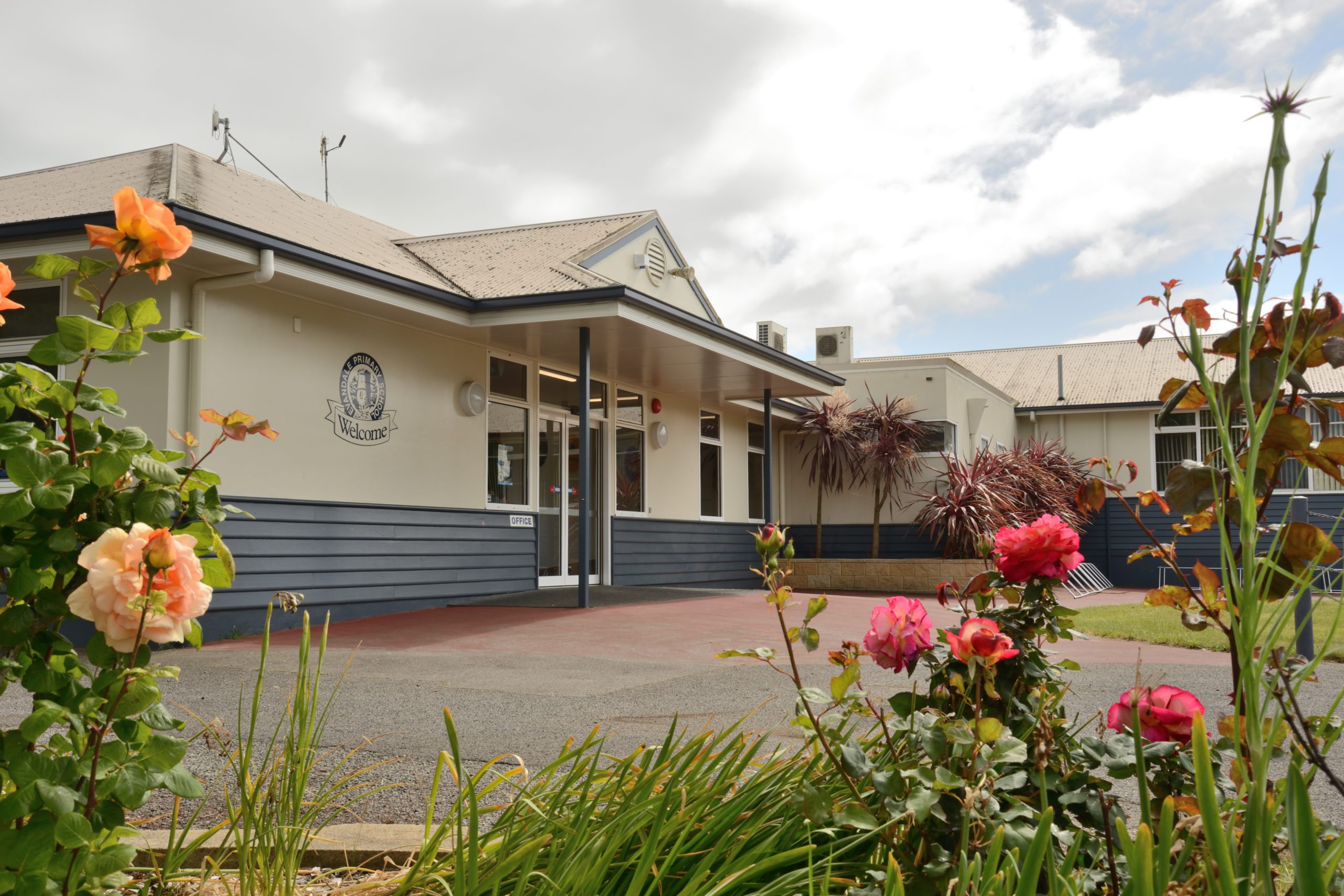 Evandale Primary facade